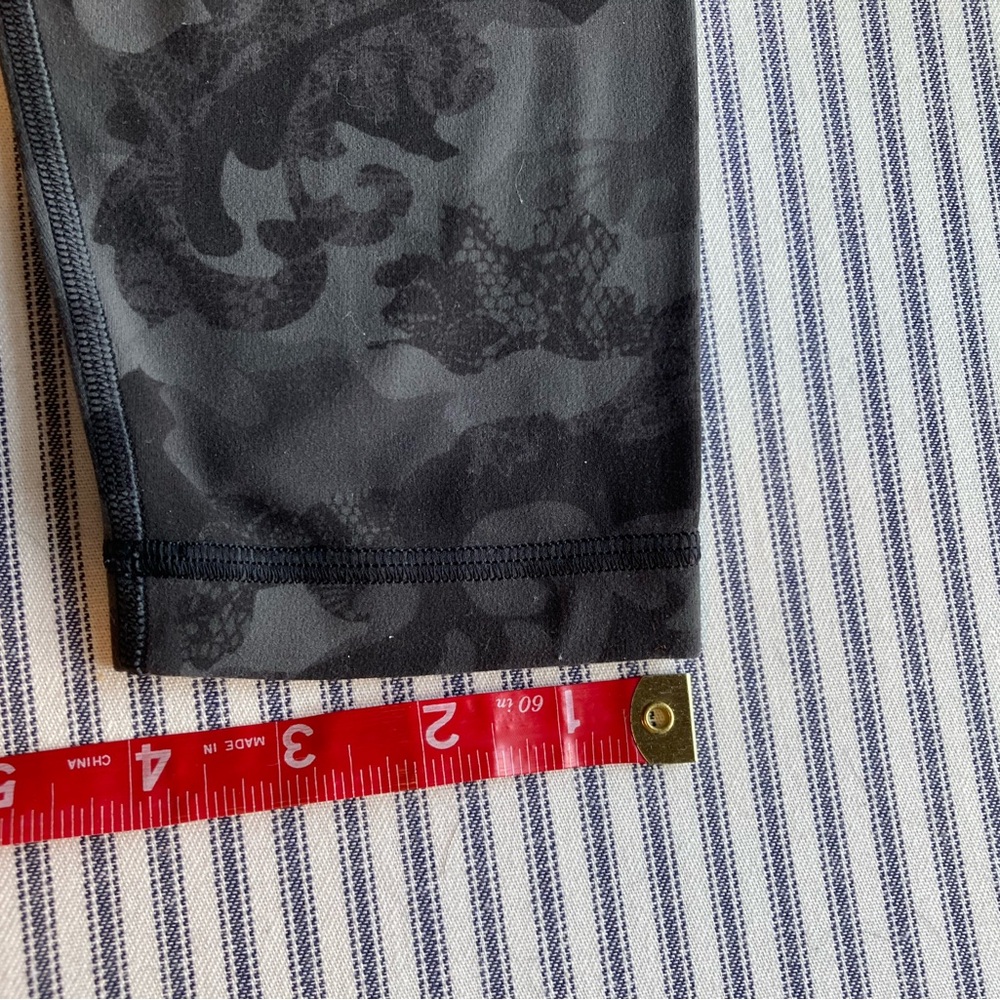 Lululemon Black/Gray Camo Leggings - Picture 8 of 11